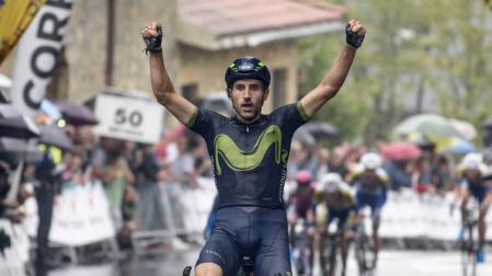 Carlos Barbero da a Movistar la victoria en el Circuito de Getxo