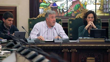 Rechazadas dos declaraciones contra la "politización" de las fiestas de San Fermín Txikito