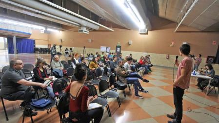 Vecinos de la Rochapea dicen que el único fin de la zona azul es recaudar