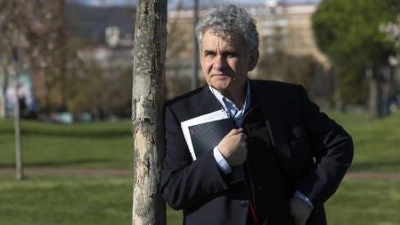 Bernardo Atxaga, escritor: “Obaba es una isla desierta”