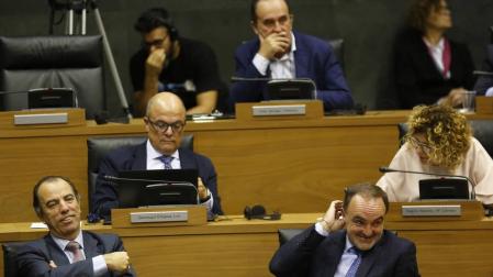 El Parlamento pide el desbloqueo de inversiones para TAV, AP-15 y N-121
