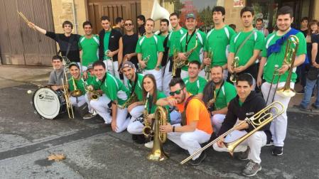 La charanga Jurramendi suena al sur de Montejurra