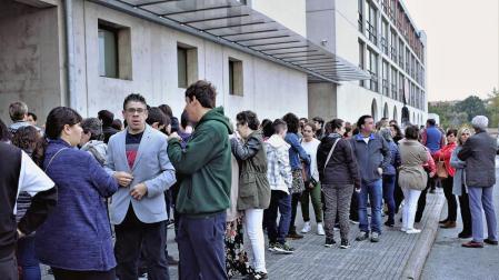 270 de los 394 admitidos acuden al examen para 17 plazas de policía foral