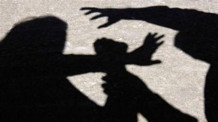 Más de la mitad de padres que denuncia a sus hijos renuncia al proceso judicial