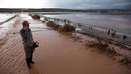 Fotos de las fuertes lluvias que han causado numerosas incidencias durante este domingo en Málaga.