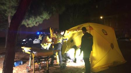 Un doble apuñalamiento en Moratalaz deja dos heridos graves y uno leve