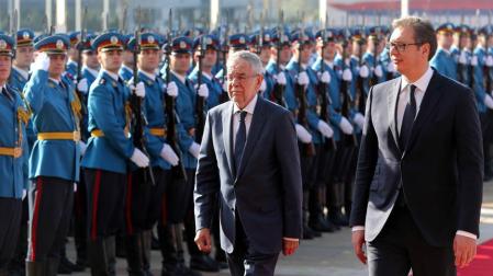 Serbia rechaza la creación de un ejército kosovar y avisa de que podría entrar en Kosovo