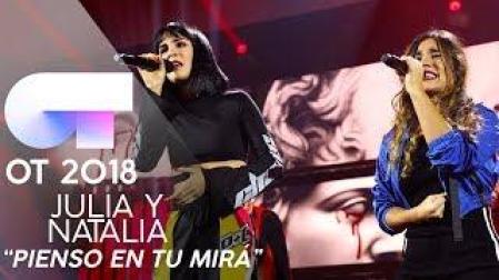 Julia y Natalia cantan "Pienso en tu mirá" en la Gala 5 de OT