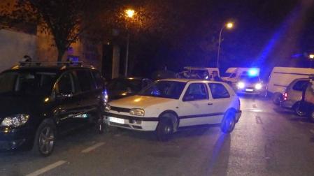 Trata de huir de la Policía Municipal y se estrella contra varios vehículos