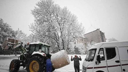 El descenso de temperaturas propició que las nevadas regresaran este 29 de octubre a varios puntos de Navarra