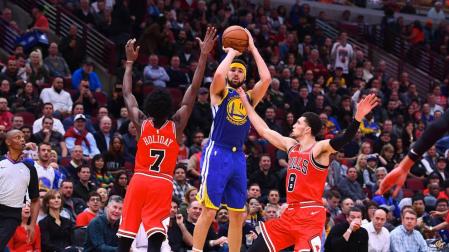 Klay Thompson bate el récord de triples en la NBA