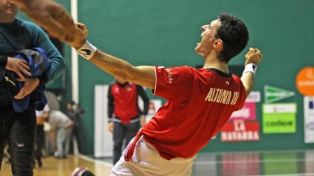 Altuna, primer finalista en el Navarra Arena