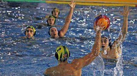 El Waterpolo Navarra se estrena como local