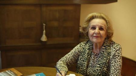 La poetisa Mercedes Viñuela, una vida a la caza del 'sí'