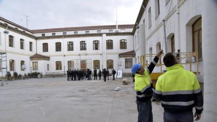 Las obras para cubrir el patio del colegio San Francisco concluirán en diciembre