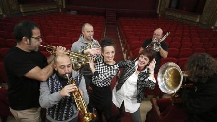 Pasadas las 4 & Spanish Brass llevan al Gayarre 'El burlador sin sardina'