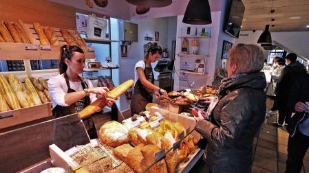 La escalada de la luz y del trigo amenaza con 'engordar' el precio del pan y pastas