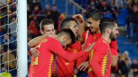 Brais Méndez debuta con gol y saca del atasco a España
