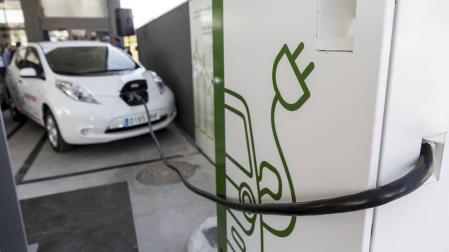 Navarra solo dispone de tres puntos de recarga rápida para coches eléctricos