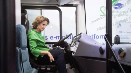 El Gobierno insiste en que es "razonable" el plazo de 20 años para implantar el coche eléctrico