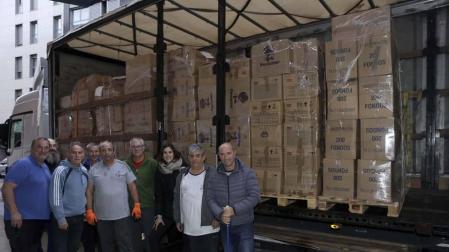 Zaporeak pide ayuda urgente para enviar toneladas de ropa a los refugiados en Grecia