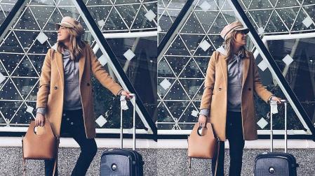 Look cómodo para viajar en avión