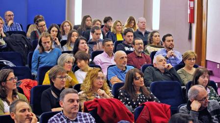 Asistentes a las XXIV Jornadas de la sociedad de Medicina de Urgencias en el Colegio de Médicos.
