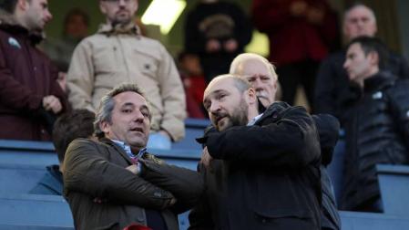 Imágenes del búscate en la grada del Osasuna-Málaga.