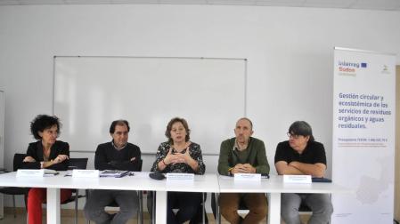 Representantes de las entidades impulsoras del proyecto el día que éste se presentó en Peralta.