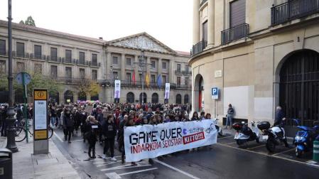Con motivo del Día contra la violencia de género se ha organizado en Pamplona una manifestación para protestar contra la violencia machista.