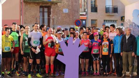 Txomin Maratón y Julia Cresco ganan la exigente Media Maratón de Los Arcos-Viana
