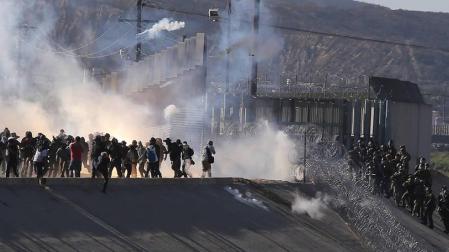 México deportará a 500 migrantes que entraron en EE UU "de manera violenta"