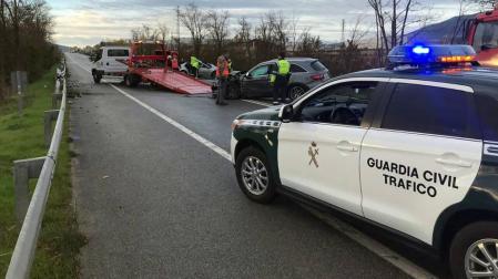 Un herido grave tras una colisión frontal en la N-121 a la altura de Tafalla