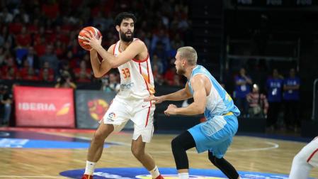 España sella su billete para el Mundial ante Ucrania con sufrimiento