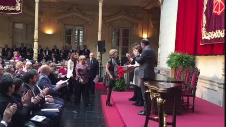 Entrega de la Medalla de Oro de Navarra a Saray