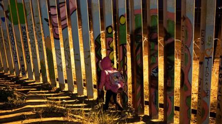 El nuevo Gobierno mexicano intenta tomar el control de la caravana
