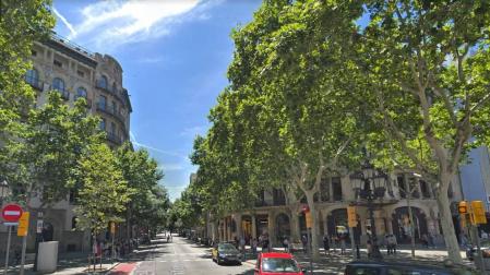 Unos ladrones armados asaltan un joyería en el Paseo de Gràcia de Barcelona