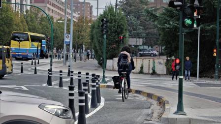 La confluencia de peatones, ciclistas y tráfico, el gran reto de Pío XII.