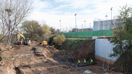 La CHE instala tres compuertas en 2 ríos para reducir daños en Tudela