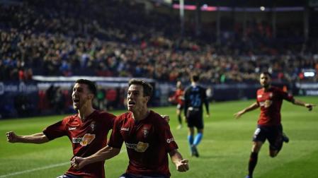 Los jugadores de Osasuna lograron la victoria en la Jornada 16 tras derrotar por la mínima, en el estadio de El Sadar y con un gol de Íñigo Pérez en el minuto 89, al Lugo.