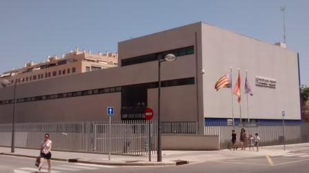 Detenida por agredir y dejar inconsciente al profesor de su hijo en Valencia