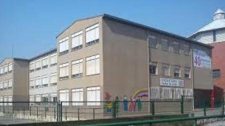 Cierra un colegio en Cantabria al aparecer un cadáver en el patio