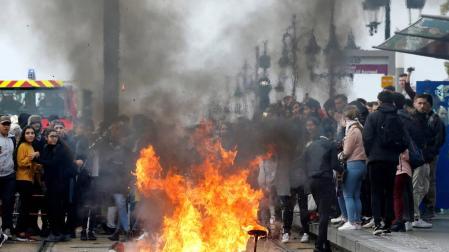 Los partidos de izquierda anuncian moción de censura contra Gobierno francés