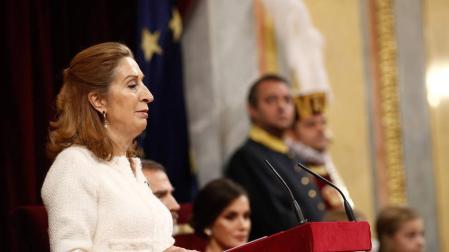 Pastor llama a todos los españoles a renovar el "Gran Pacto Constitucional"