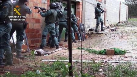La Guardia Civil detiene a 57 personas en una operación antidroga en el Estrecho
