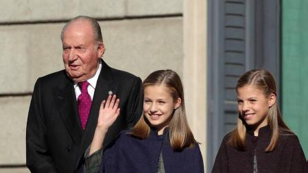 Los Reyes, las infantas, don Juan Carlos y doña Sofía, en el 40 Aniversario de la Constitución en el Congreso de los Diputados.