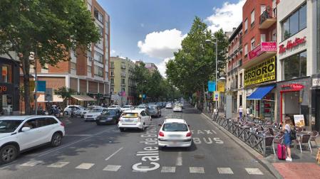 Muere un motorista tras chocar contra una barandilla en Madrid