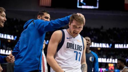 Un final inspirado de Doncic lleva a Mavericks a la victoria