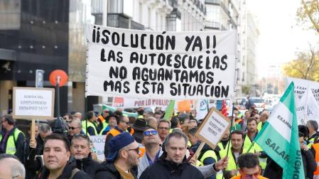 Manifestación convocada por la Asociación de Examinadores de Tráfico (Asextra) en Madrid.
