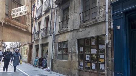 Roban el letrero centenario de la Licorería Elcano en Estella